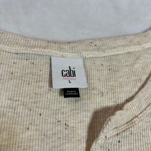 CAbi Simple Tee Size Large V-Neck Speckled Ribbed Knit Neutral Style # 4003 - Picture 6 of 9